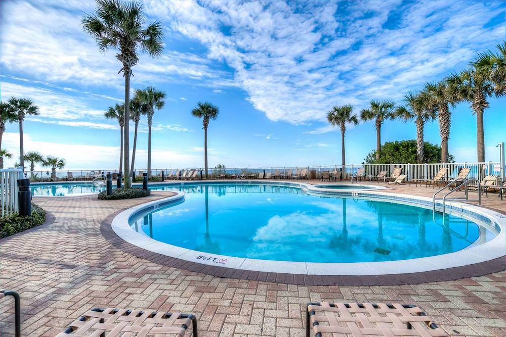 travel nurse option rental with pool